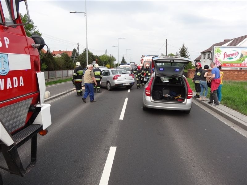 Dwie osoby zostały ranne w zderzeniu citroena i opla.