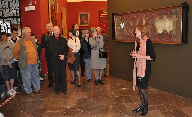 O eksponatach prezentowanych w sandomierskim zamku opowiadała kurator wystawy Anna Król z Muzeum Narodowego w Krakowie.