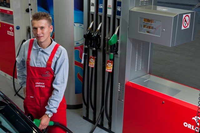 Nowe przepisy wymagają zmodernizowania zbiorników na paliwo. Z danych Urzędu Dozoru Technicznego wynika, że obecnie tylko ok. 56 proc. zbiorników na paliwa ciekłe spełnia wymagania.