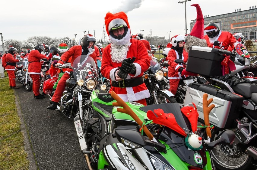 Parada "Mikołajów na Motocyklach w Trójmieście. Zdjęcie...