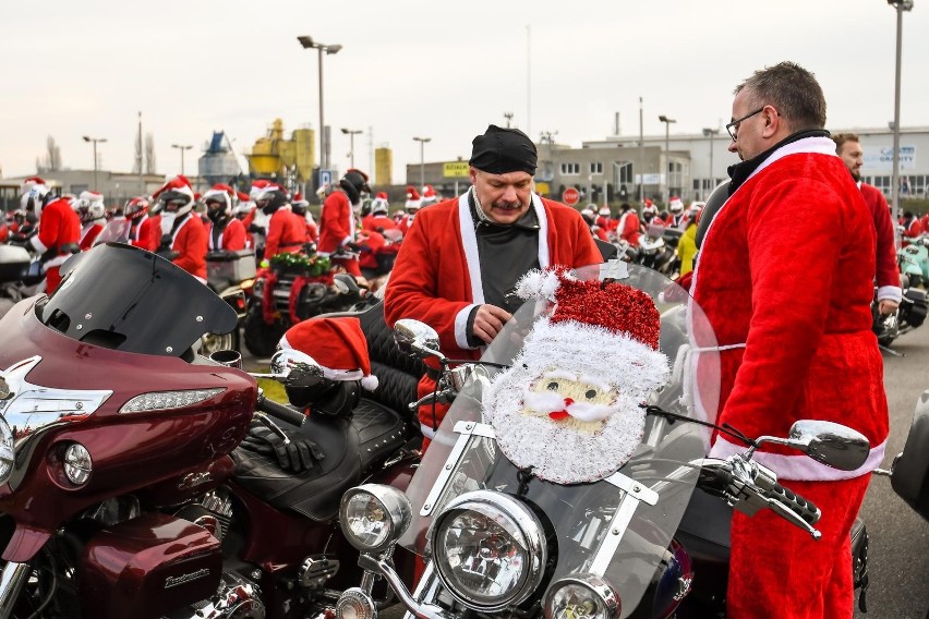 Parada "Mikołajów na Motocyklach w Trójmieście. Zdjęcie...