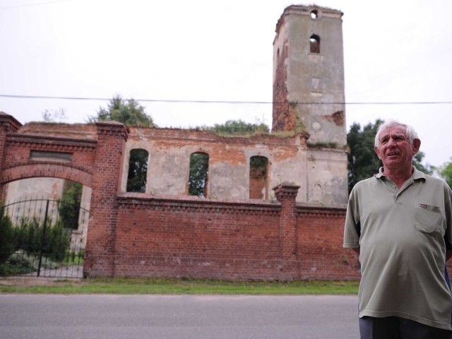 - Chcemy odbudować kościół - mówi Bolesław Sitnik, sołtys Rozumic.