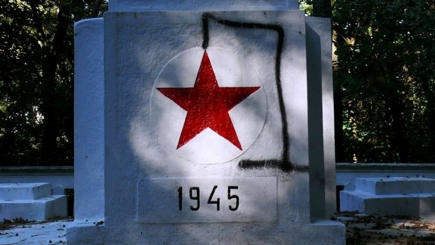 Leszkowo: Pomnik radzieckich żołnierzy zbezczeszczony!