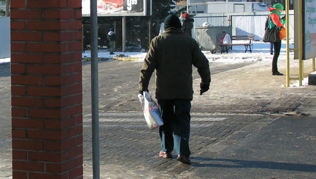 Obecnie autobusy odjeżdżają z placu koło dworca. Za ok. dwa tygodnie przystanki mają być tymczasowo przeniesione w okolice cmentarza.