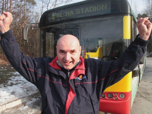 Z panem Arkadiuszem Sojką spotkaliśmy się podczas jego przerwy w pracy na pętli autobusowej przy ulicy Zagnańskiej. Bardzo cieszył się z wygranej.
