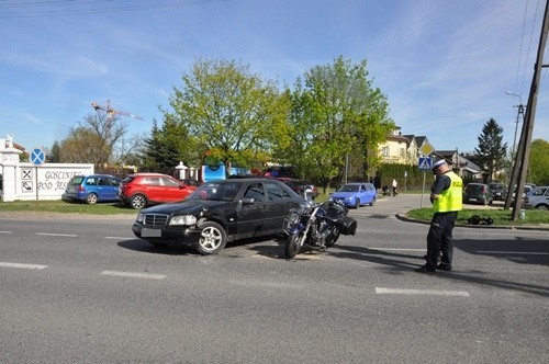 Wyszków: wypadek motocyklisty i mercedesa. Policja podsumowała weekend