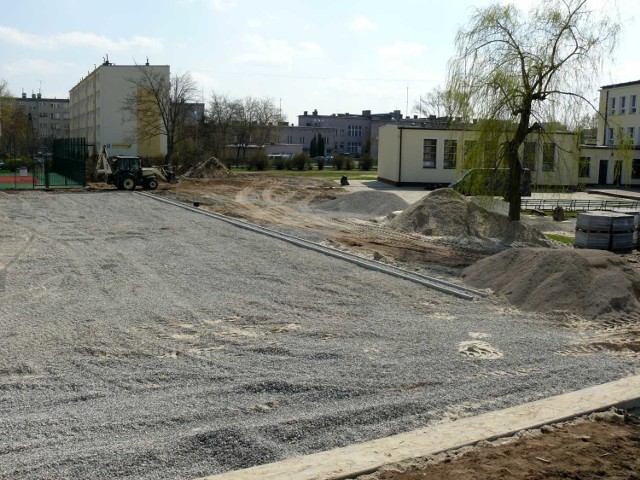 Plac budowy Orlika przy "trójce&#8221;.