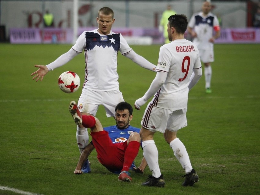 Piast Gliwice przegrał z Wisłą Kraków 1:2 w ostatniej...