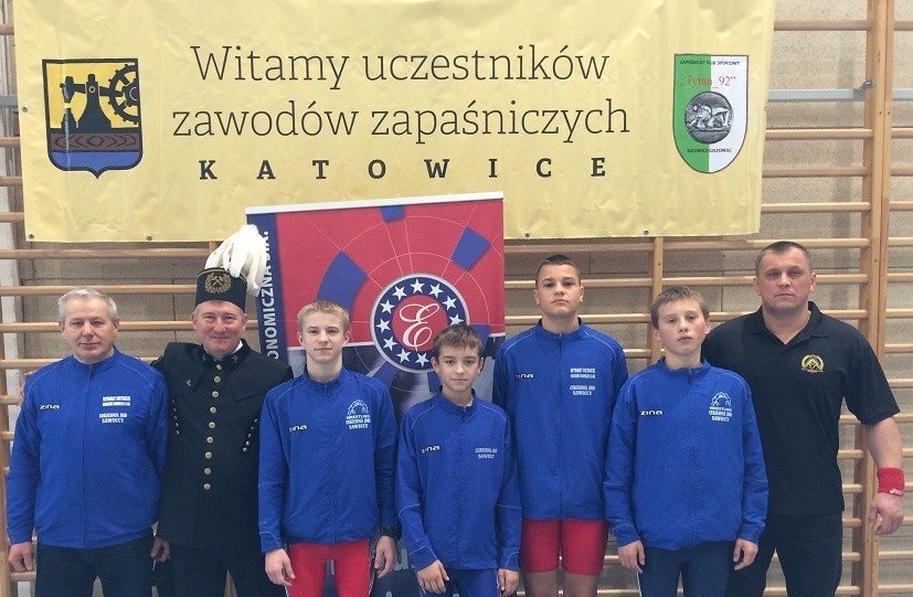 Dwaj zapaśnicy Dalinu Myślenice złotymi medalistami turnieju w Katowicach
