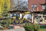 Na terenie spółki Wodociągi i Kanalizacja w Opolu rozebrano budynek. Kiedyś był tam sklep [ZDJĘCIA]