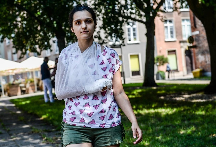 Lekarz z Gdańska ratuje niewładną rękę 28-letniej Ewie Stanek, mieszkance Kielc. Nikt inny nie dawał jej cienia nadziei