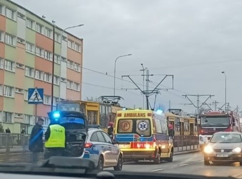 Wypadek na Limanowskiego. Zderzyły się tramwaje. Utrudnienia w ruchu 