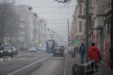 Centrum Zarządzania Kryzysowego ostrzega przed smogiem w Krakowie. A prezydent przypomina: W mieście jest zakaz palenia węglem i drewnem