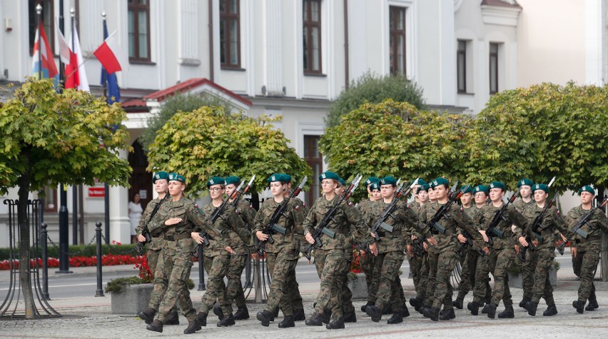 Mariusz Błaszczak uczestniczył w przysiędze żołnierzy w Nisku [ZDJĘCIA]