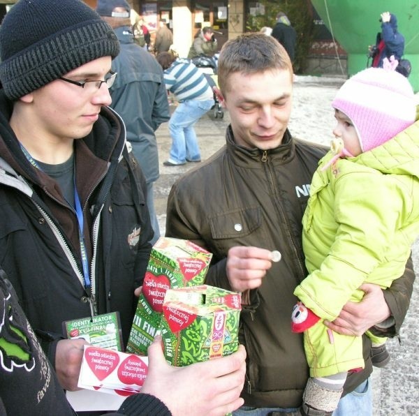 Zbiórka pieniędzy w Brzegu.