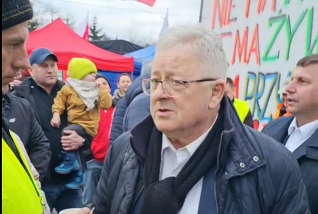 Minister rolnictwa Czesław Siekierski z wizytą u rolników w Nagłowicach.