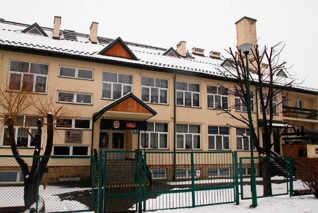 Dyrekcja szkoły na zakopiańskiej Olczy nie kryje, że ma problem z 9-letnim, agresywnym uczniem.