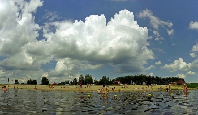 Zwłaszcza w upalne dni nad zalewem w Zarzeczanach można spotkać mnóstwo okolicznych mieszkańców oraz przyjezdnych.