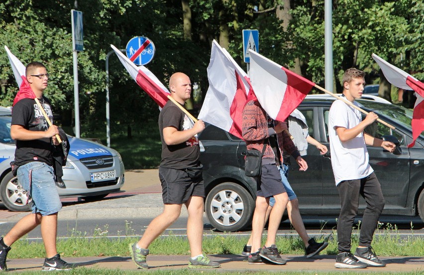 Przy pomniku gen. Tadeusza Bora-Komorowskiego grudziądzanie...