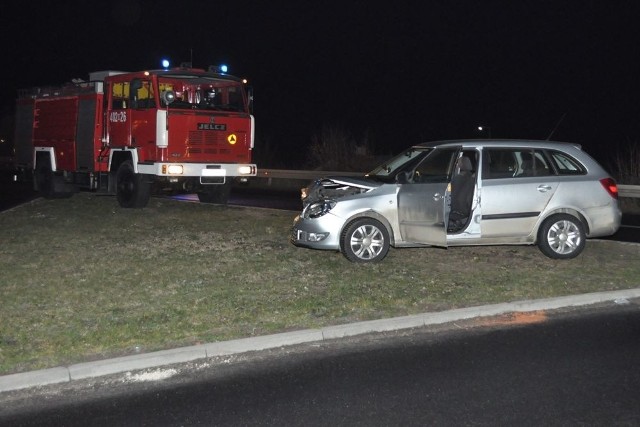 Skoda zderzyła się z chryslerem.