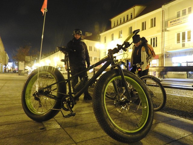 Rowerzyści spotykają się na Rynku Kościuszki w każdy ostatni piątek miesiąca.