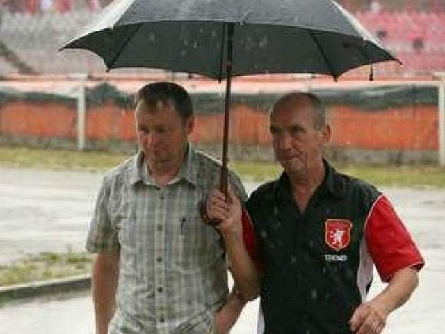 Jacek Woźniak (z lewej), trener Polonii Bydgoszcz.