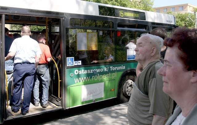 Autobusy i tramwaje MZK w Toruniu będą w długi weekend kursować według zmienionych rozkładów jazdy