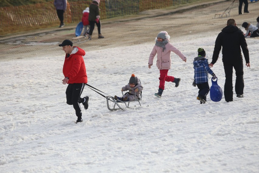 Pomimo zakazów, Stok - Sport Dolina w Bytomiu cały czas jest...