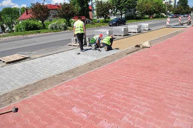 Prace przy budowie zatoczki parkingowej przy Galerii Skałka są już na ukończeniu.