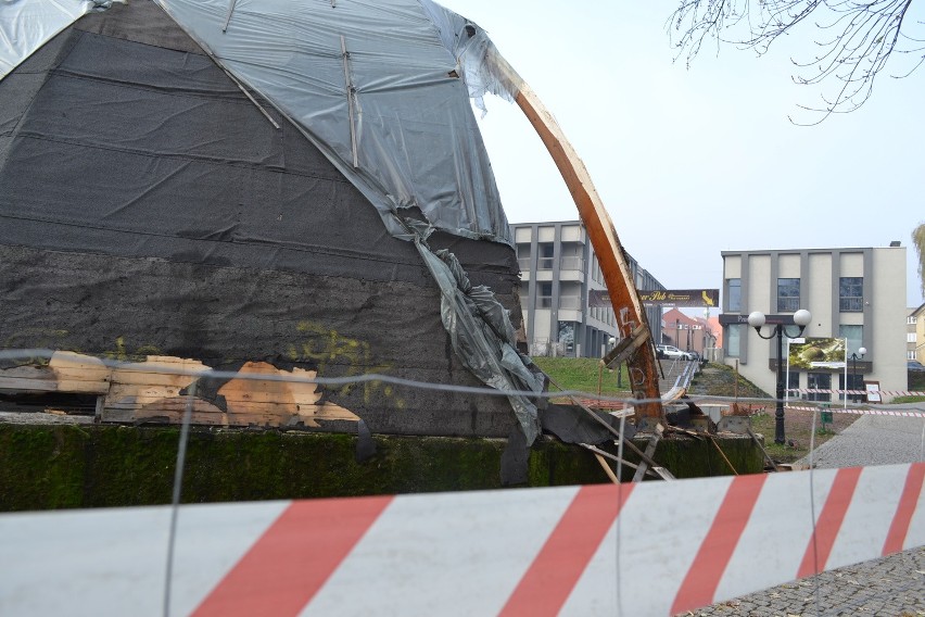 Trwa burzenie muszli koncertowej w Wodzisławiu Śląskim