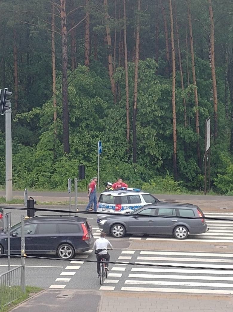 W Kleosinie niedaleko Kukułki doszło do potrącenia 26-latki....