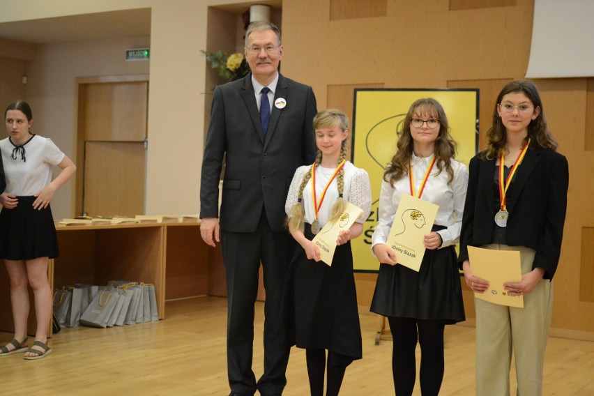 Uczniowie dolnośląskich szkół odebrali nagrody w konkursie...