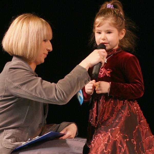 Julia Chmilewska Mała Miss Ziemi Świętokrzyskiej 2007 przygotowała wierszyk Marii Konopnickiej "Pranie&#8221;.