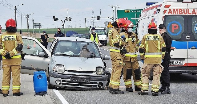 W piątek 14 maja  na ul. Mroteckiej w Nakle zderzyły się dwa auta osobowe: opel astra i renault clio