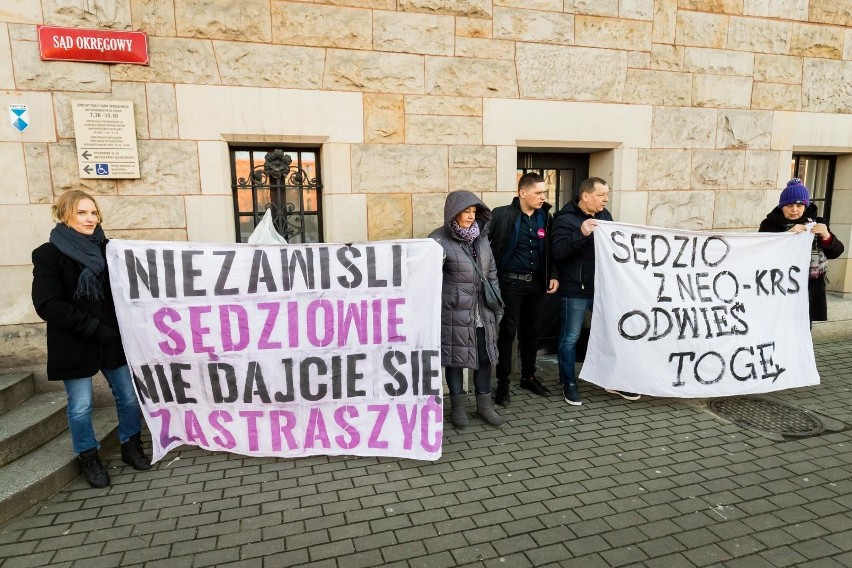 W Bydgoszczy cyklicznie organizowane są protesty przeciwko...