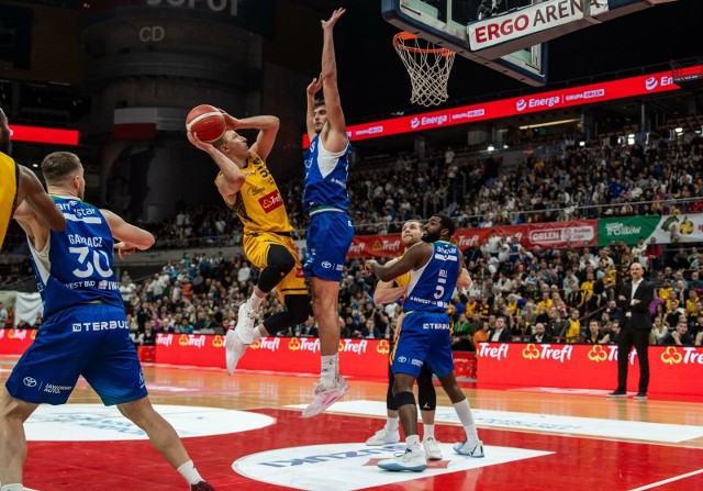 Spotkanie Trefla Sopot z Anwilem Włocławek nie rozczarowało i było godne meczu dwóch najlepszych ekip Orlenu Basketu Ligi