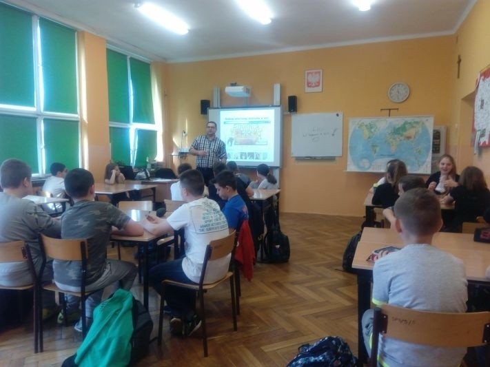 W Aleksandrowie Kujawskim młodzi rozmawiali o tym, jak bezpiecznie serfować w sieci