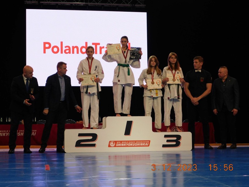 Kolejne medale sandomierskich karateków. Świetnie spisali się na turnieju w Warszawie. Zobacz zdjęcia