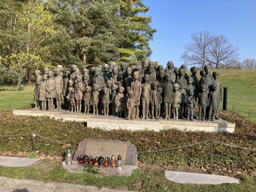 Pomnik dzieci lidickich w Muzeum Miejscu Pamięci w czeskich...