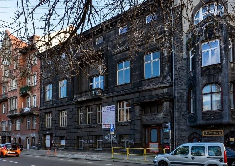 Renowacja Młodzieżowego Domu Kultury w Bytomiu trwa. Zobacz...