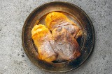 Chrupiąca bougatsa z kremem waniliowym. Przepis na grecki deser. Zobacz sposób na przysmak z Aten