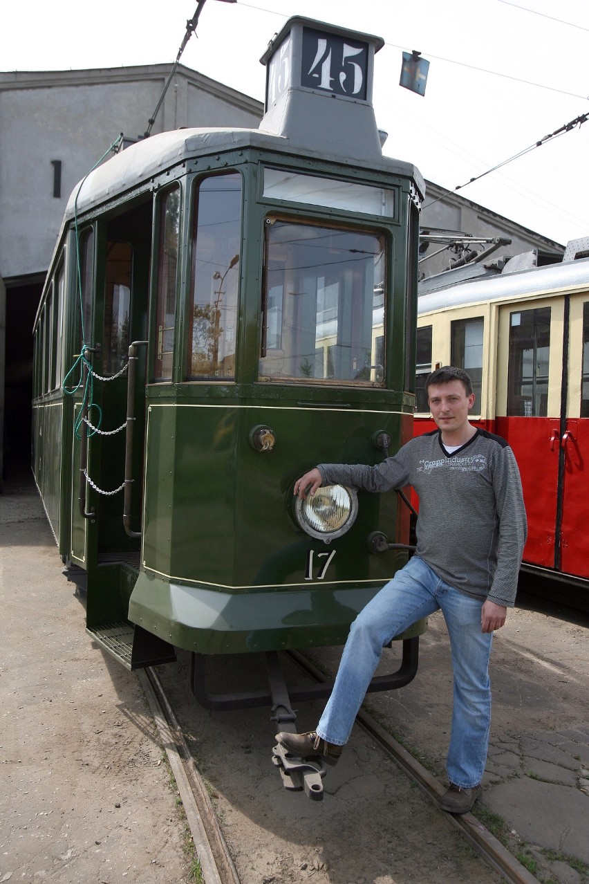 Jak działkową altankę zamienił w turystyczny tramwaj