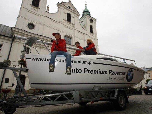 Parada jachtów w RzeszowieW sobote przez Rzeszów przejechaly sportowe jachty. W ten sposób zainaugurowano siódmy juz Puchar Soliny.