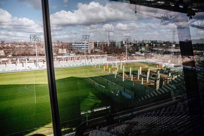 Rozbudowa stadionu ŁKS. Słupy już stoją, krajobraz się zmienia [Zdjęcia]