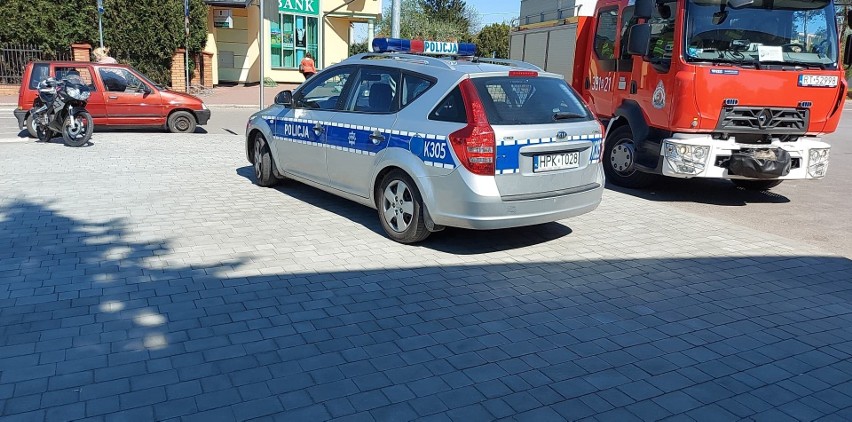 Wypadek w Gorzycach. Samochód osobowy zderzył się z motocyklistką, kierująca jednośladem trafiła do szpitala (ZDJĘCIA)