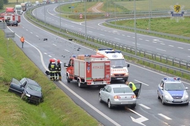 Pijany jechał obwodnicą pod prąd i spowodował wypadek.