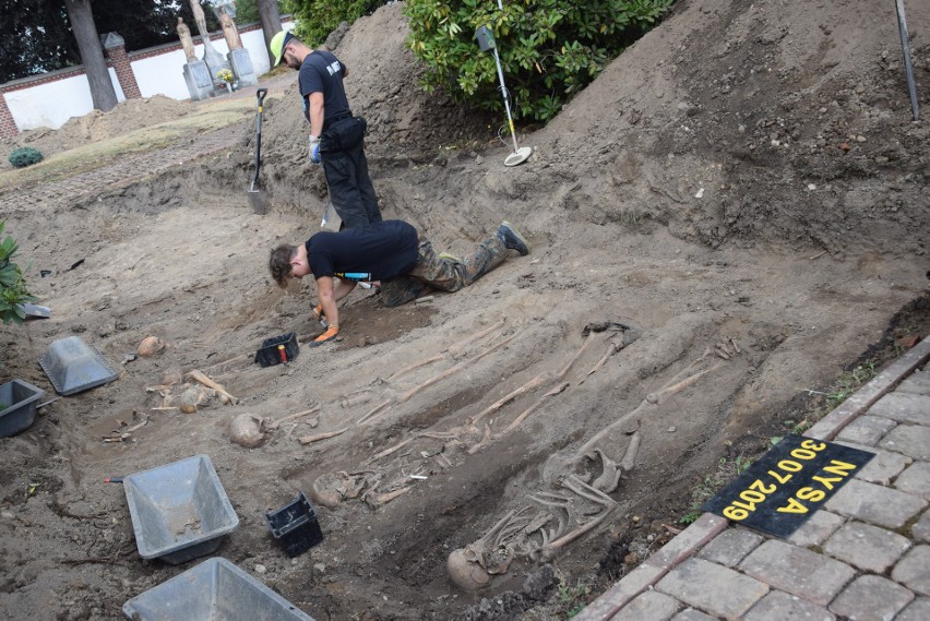 W Nysie ekshumowano zapomniany wojenny, niemiecki grób