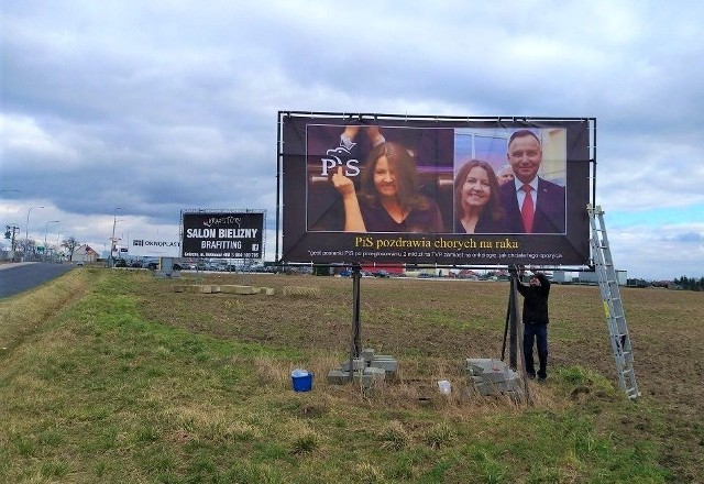 Pierwszy billboard z posłanką Lichocką zainstalowano w czwartek przy wjeździe do Gniezna. Podobny ma stanąć w Biłgoraju