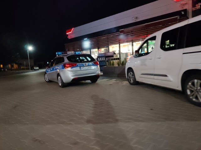 Do kradzieży rozbójniczej doszło na terenie jednej ze stacji benzynowych w Krotoszynie w nocy z 27 na 28 marca (z poniedziałku na wtorek).