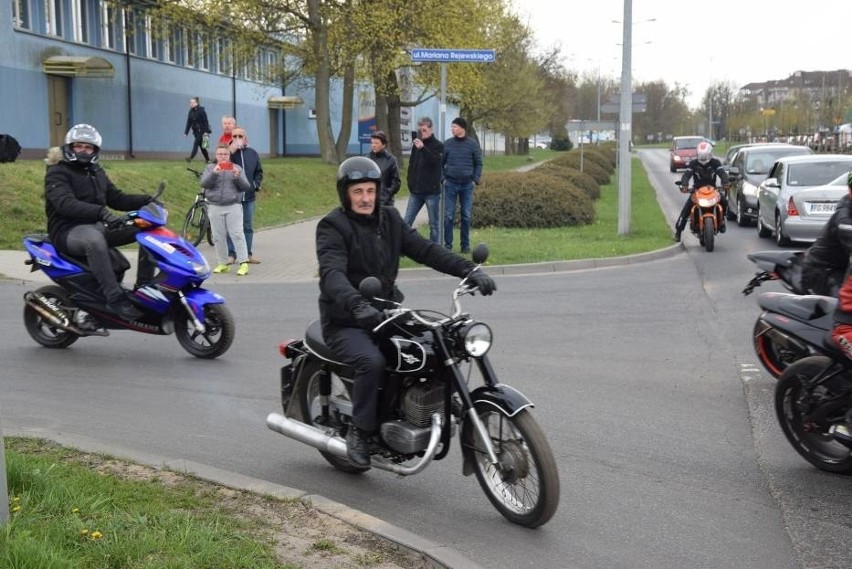 Parada motocykli przejeżdża przez Gorzów Wielkopolski. Tego...